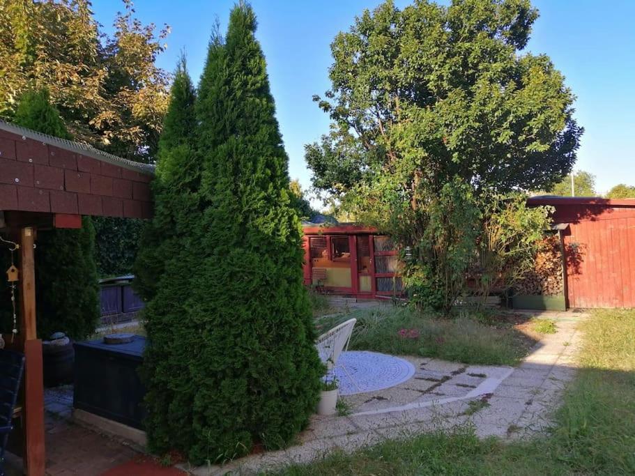 Casa de férias Gesamtes Haus Mit Garten - 100% Privatsphaere *